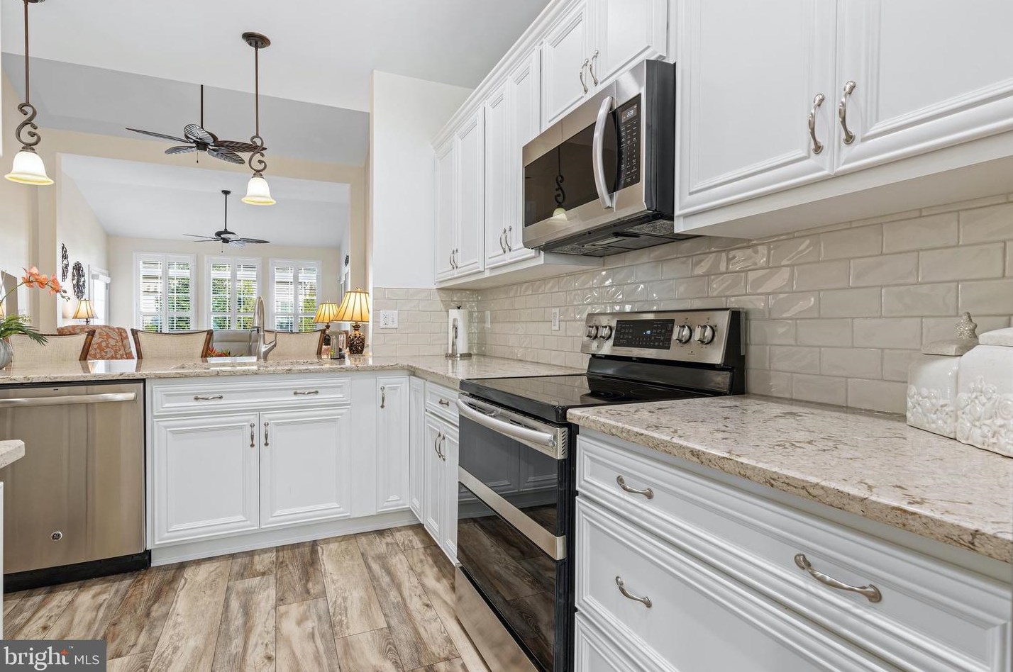 218 Anita Ct, Newark DE  19702-4320 exterior