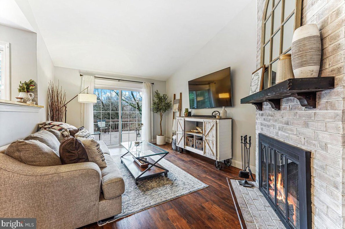34 Quail Hollow Dr, Hockessin, DE 19707