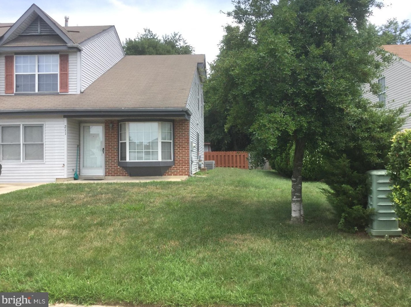 211 Wedgefield Cir, New Castle, DE 19720