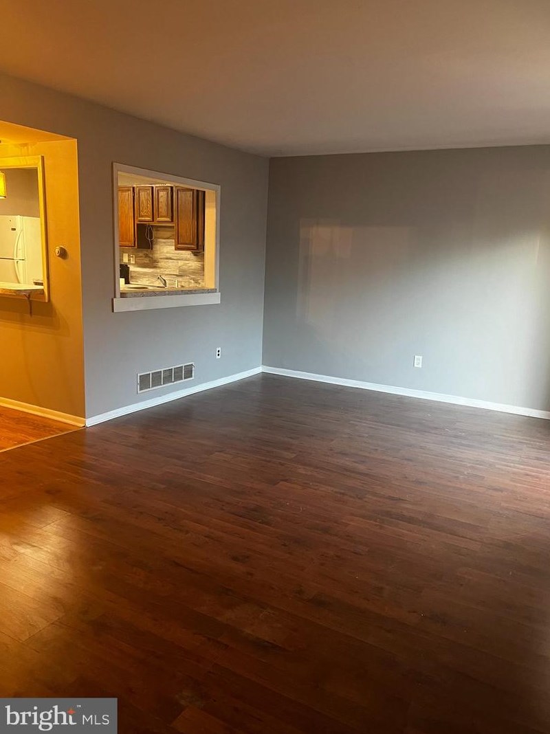 144 Green Valley Cir, Newark DE  19711-6759 exterior