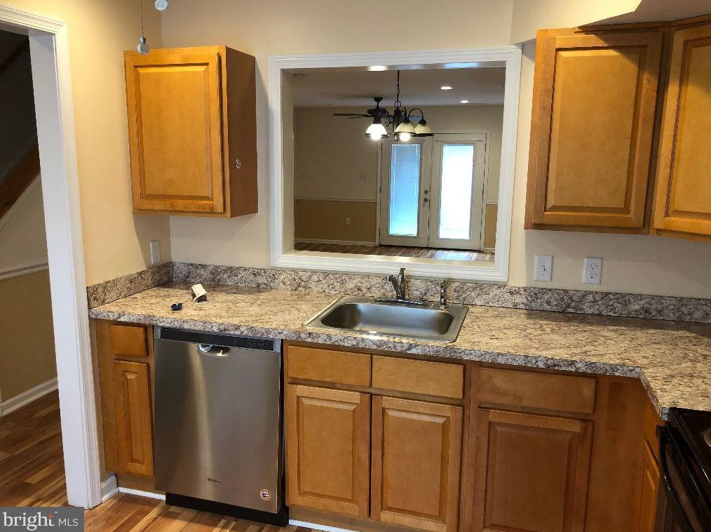 8 Fresconi Ct, New Castle, DE 19720