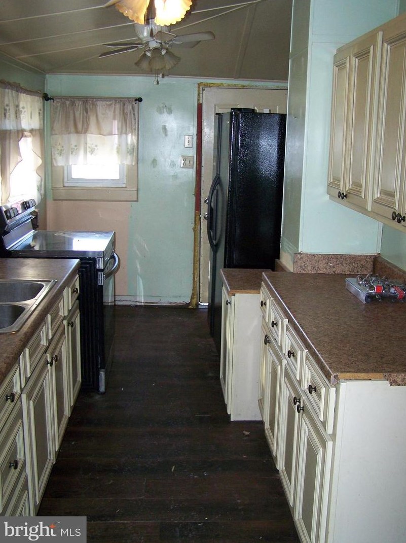 1562 Red Lion Rd, Bear, DE 19701
