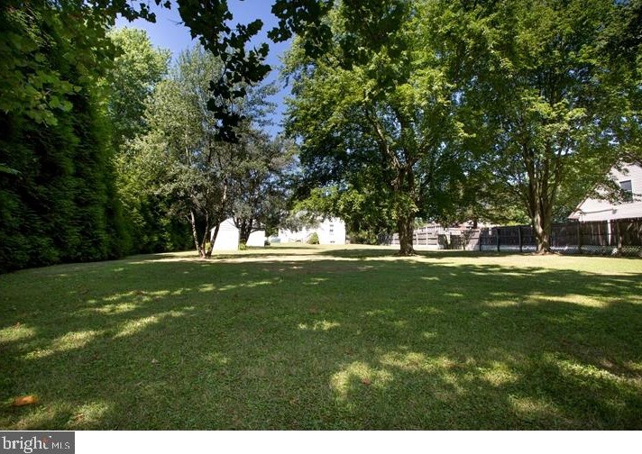 21 Red Mill Rd, Newark DE  19711-6665 exterior