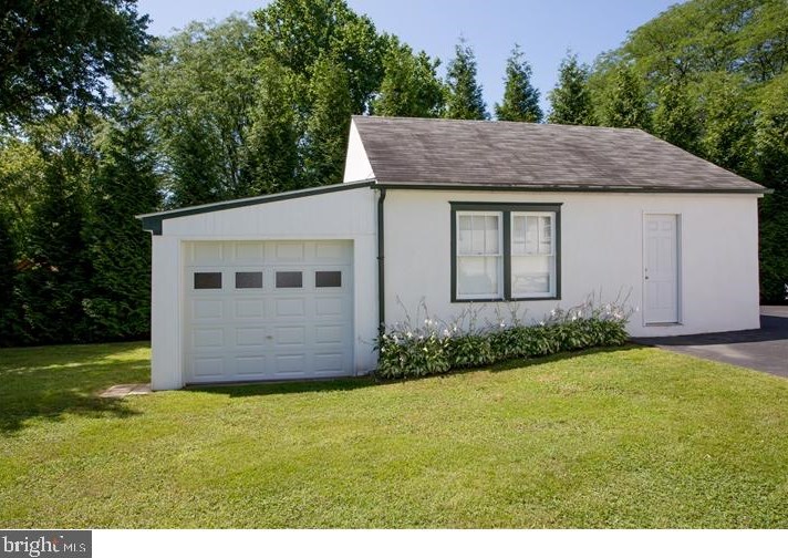 21 Red Mill Rd, Newark DE  19711-6665 exterior