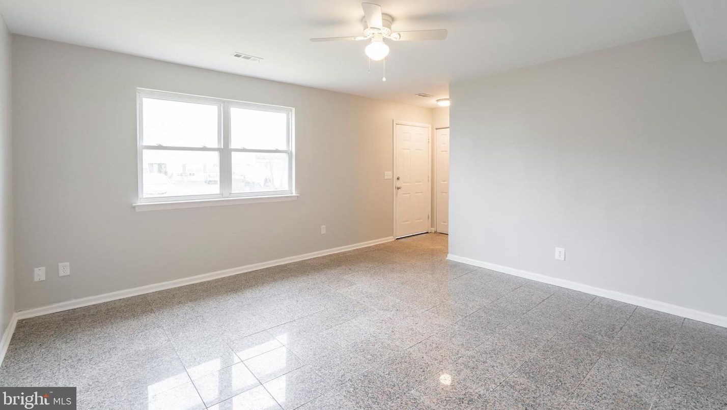 22 Raven Turn, Newark DE  19702-4101 exterior