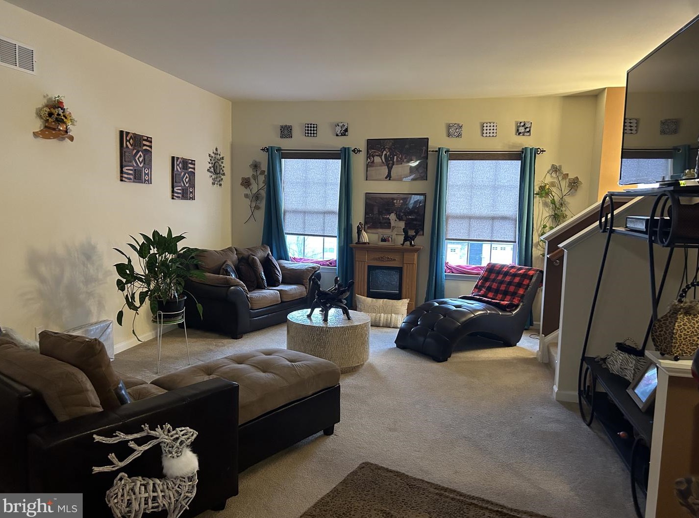 697 Jacobsen Cir, Newark, DE 19702-1644