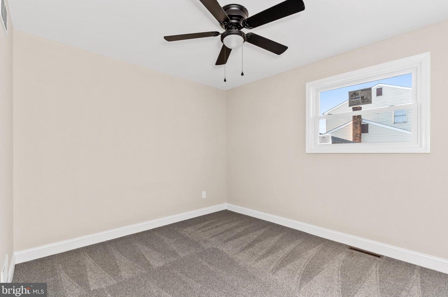 628 Brownleaf Rd, Newark DE  19713-3321 exterior