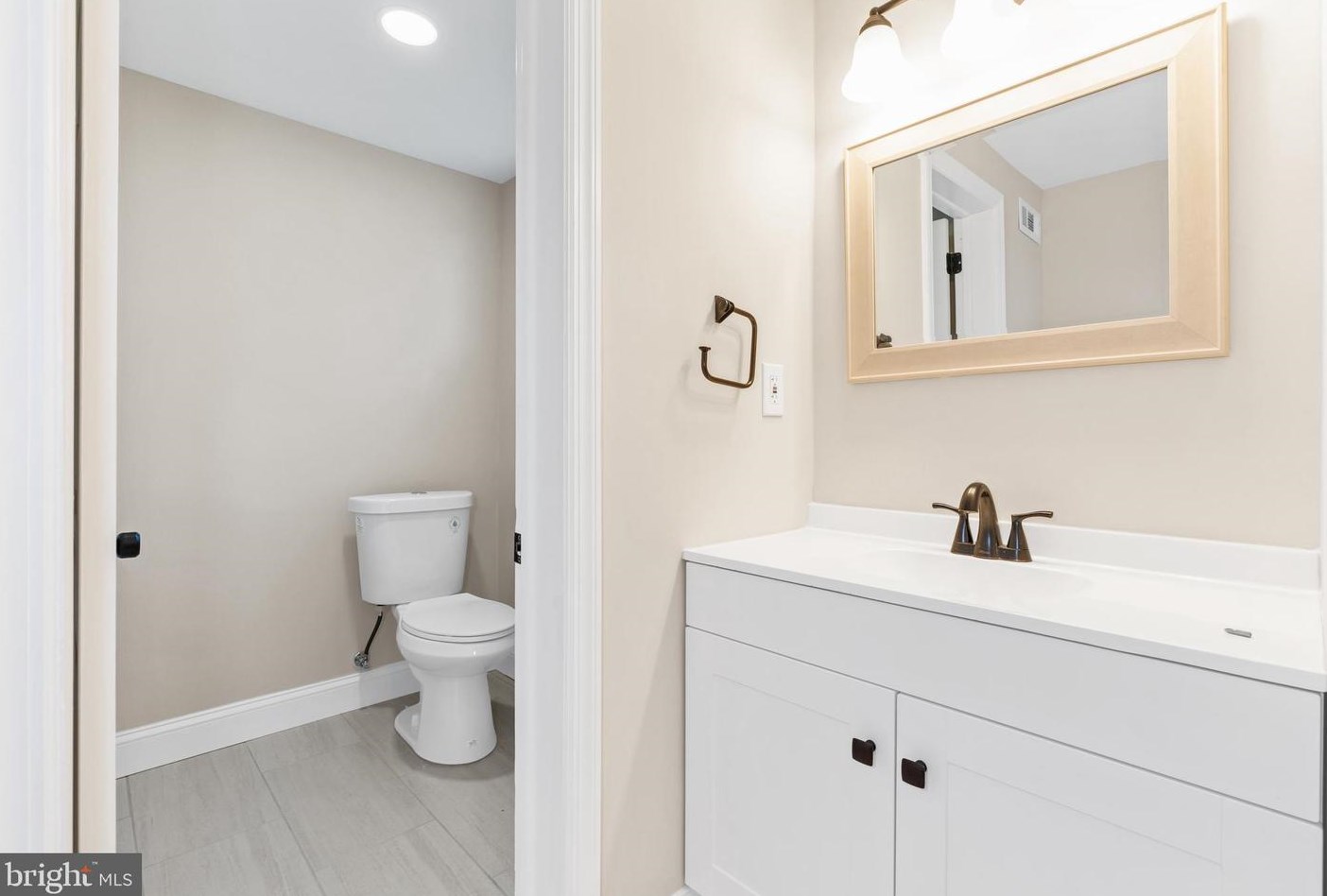 628 Brownleaf Rd, Newark DE  19713-3321 exterior