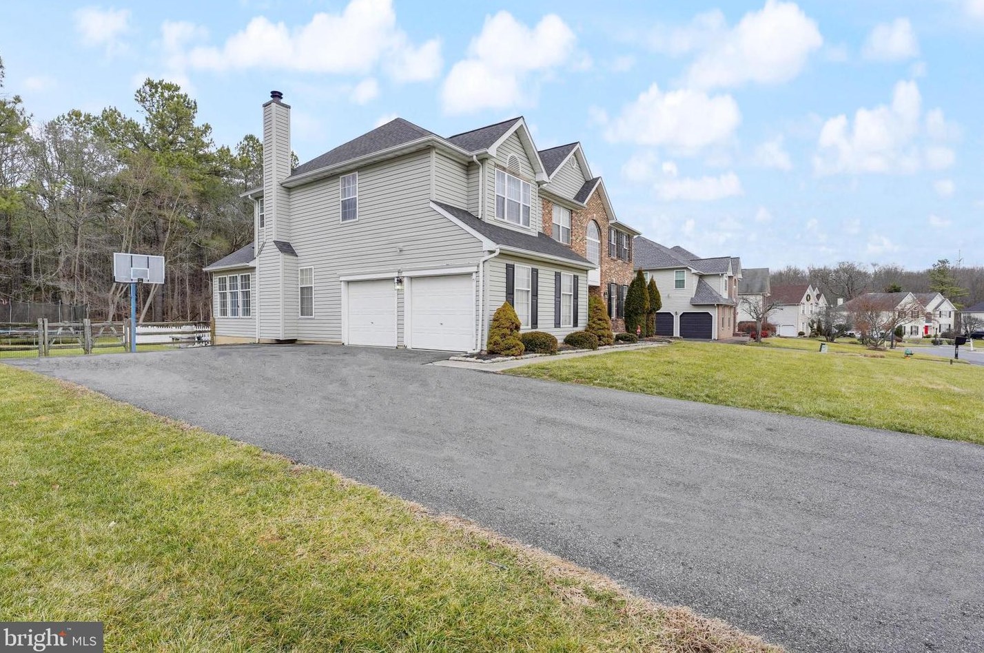 311 Shisler Ct, Newark, DE 19702-1341