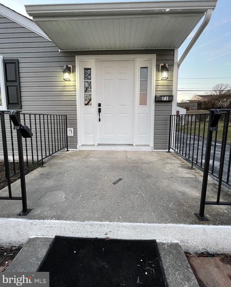 71 University Ave, New Castle, DE 19720