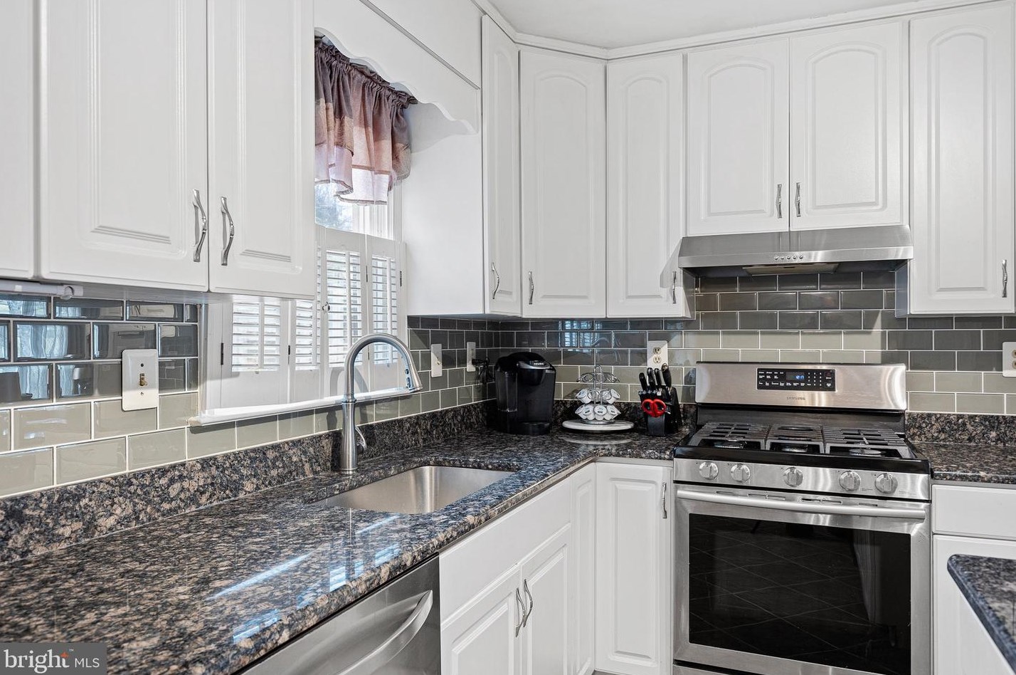 13 Findail Dr, Newark, DE 19711-2940