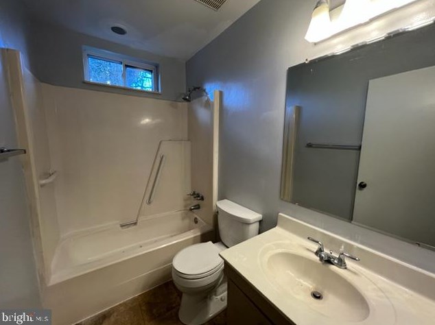 10 Bass Ct, Newark DE  19713-1973 exterior