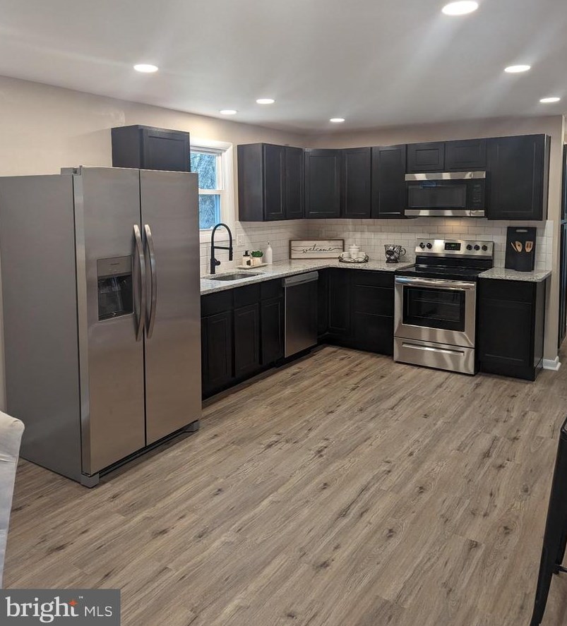 1107 Old Coochs Bridge Rd, Newark DE  19713-2327 exterior