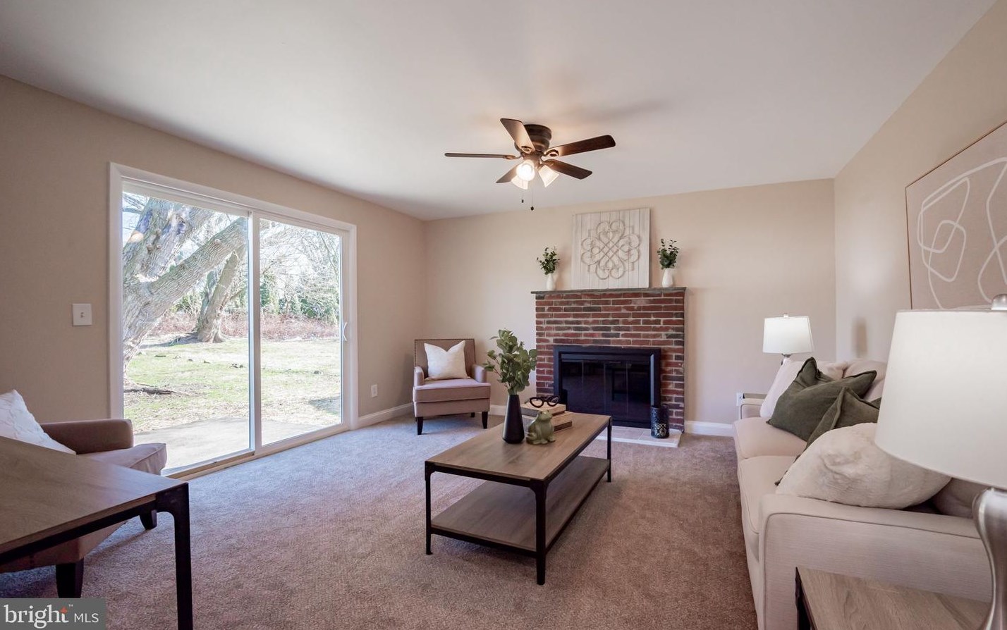 1107 Old Coochs Bridge Rd, Newark DE  19713-2327 exterior