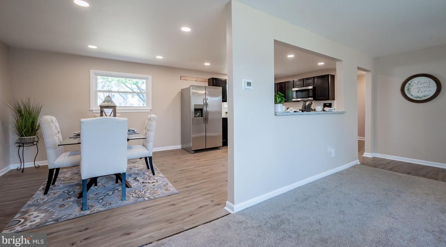 1107 Old Coochs Bridge Rd, Newark DE  19713-2327 exterior