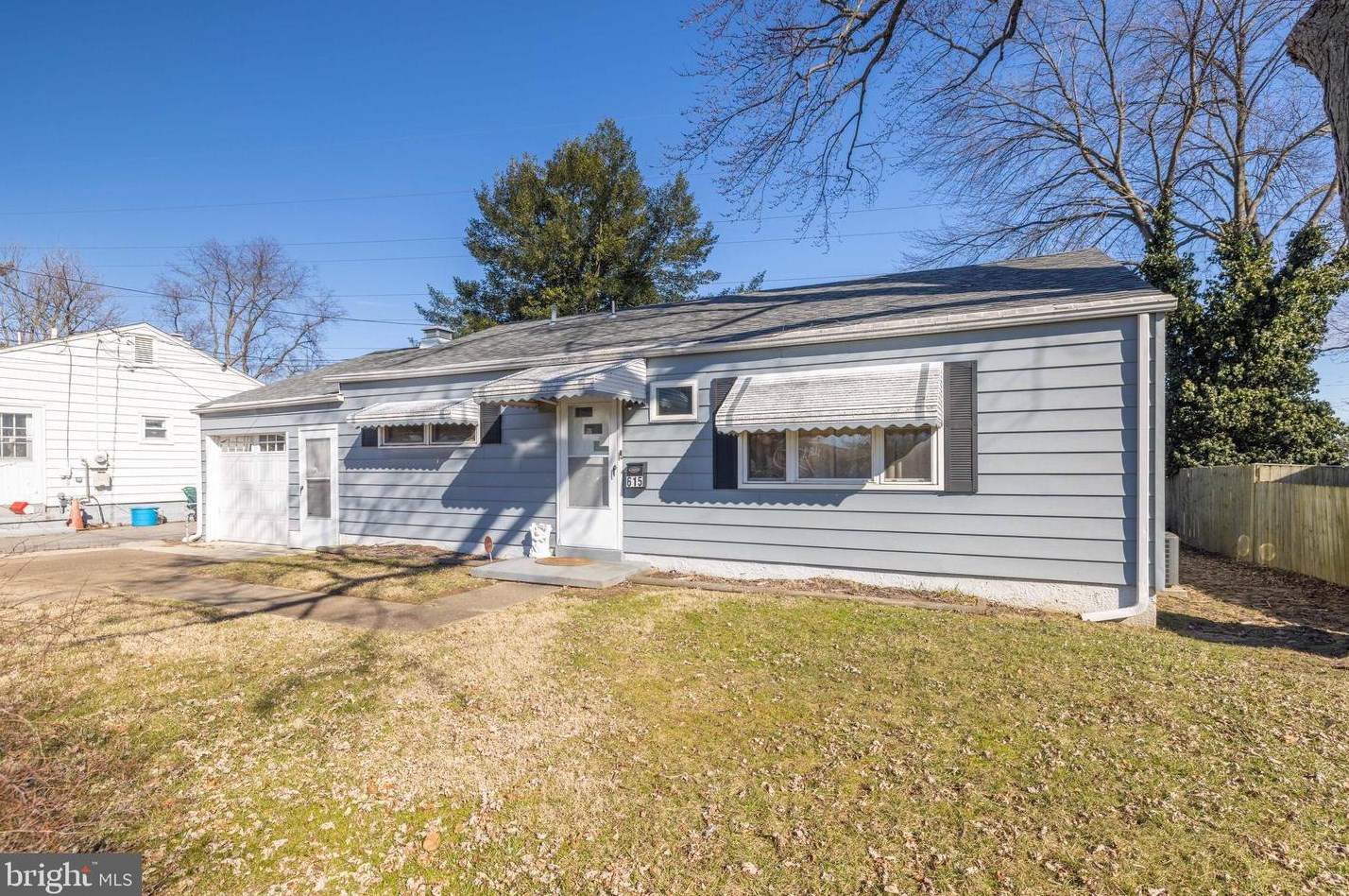 615 Moores Ln, New Castle, DE 19720