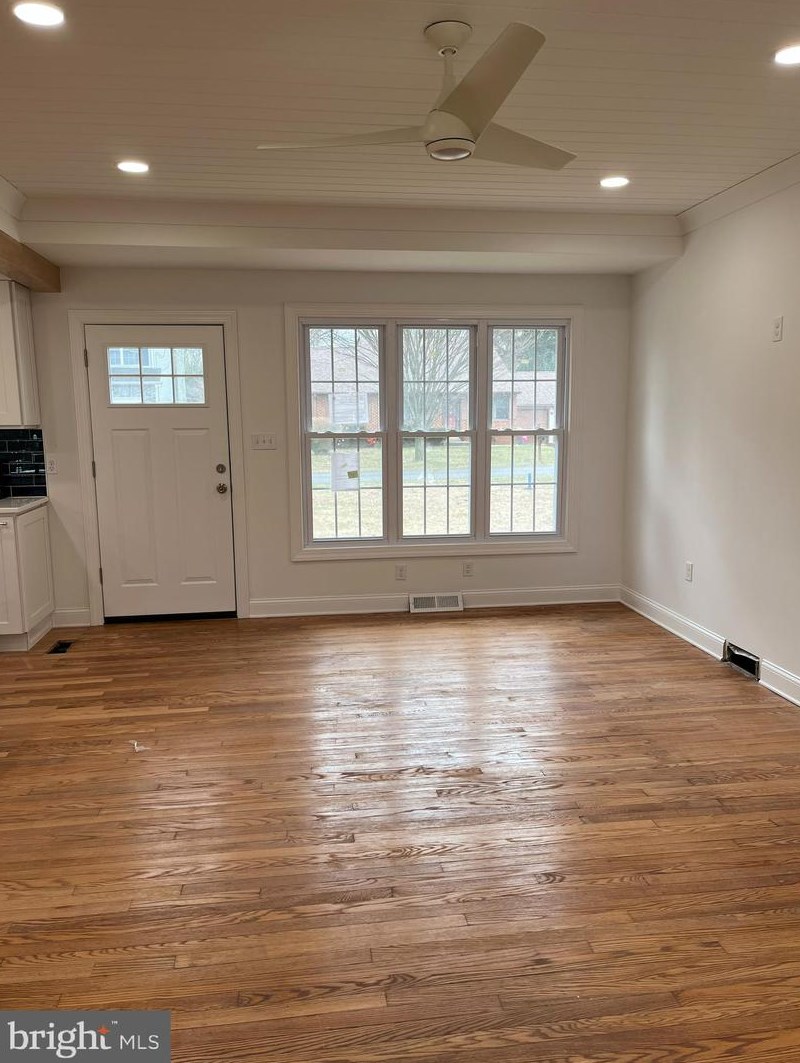 2401 Thomas Ln, Wilmington, DE 19810