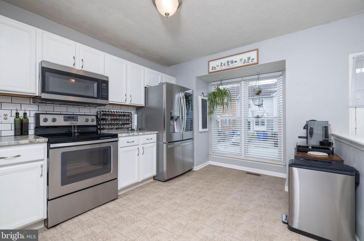 305 Palmerston Ct, Newark, DE 19702-5237