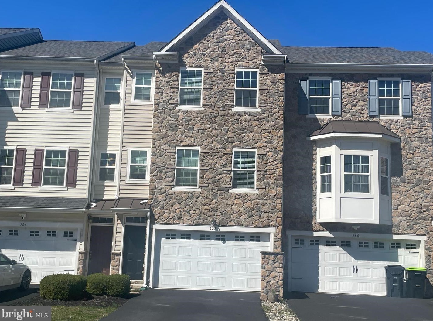 522 Jacobsen Dr, Newark DE  19702-1587 exterior