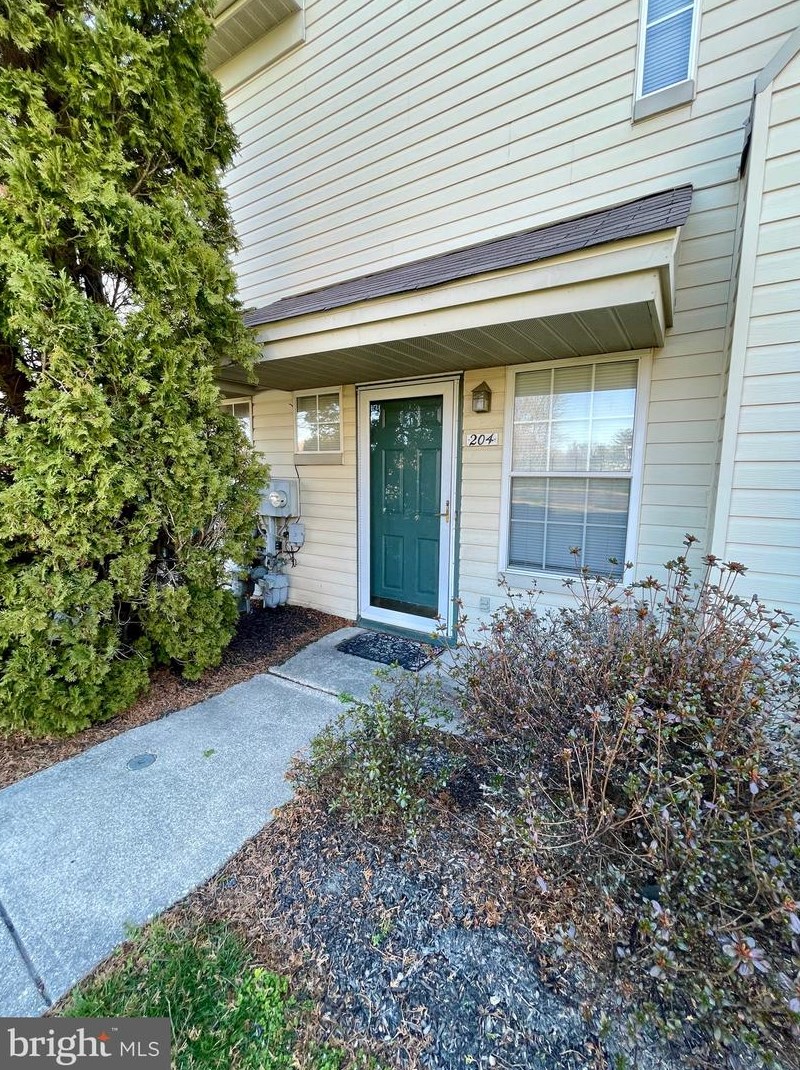 204 Stonebridge Blvd, New Castle, DE 19720