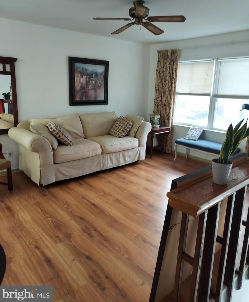 3 Garvey Ln, Newark, DE 19702-6304