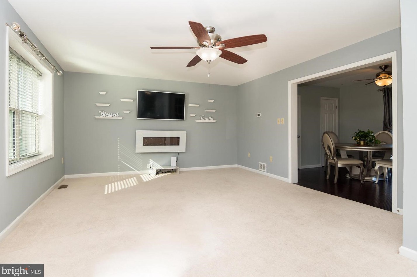 52 Boxelder Ln, Bear, DE 19701