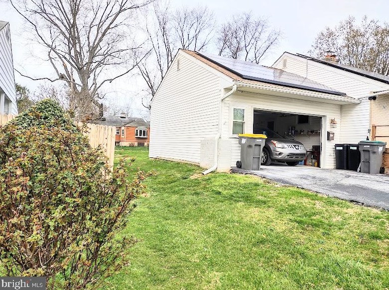 227 Southerland Dr, New Castle, DE 19720