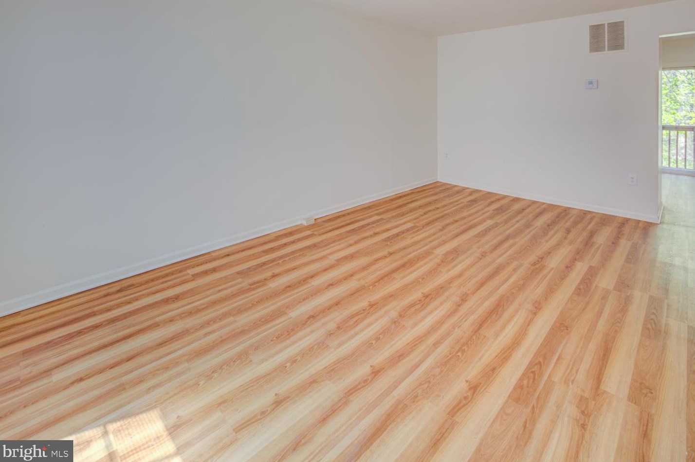 5 Richards Ln, Newark DE  19711-5749 exterior