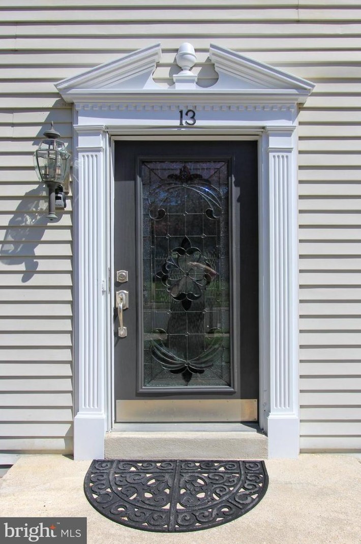 13 Gloucester Ct, Newark, DE 19702-4216