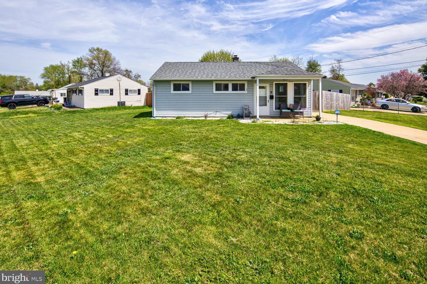 2 Maynard Dr, New Castle, DE 19720