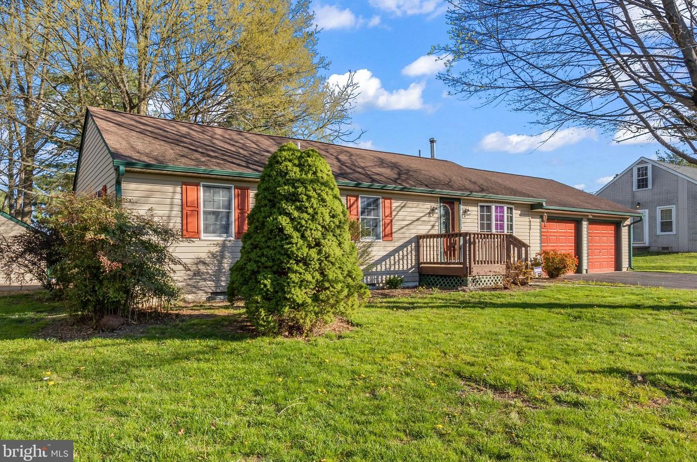 727 Ellen Dr, Bear, DE 19701