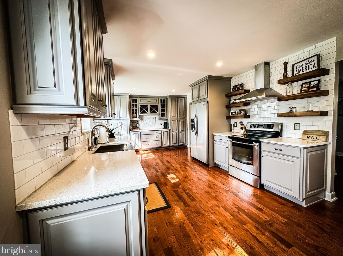 15 Woodridge Dr, Hockessin, DE 19707-2000
