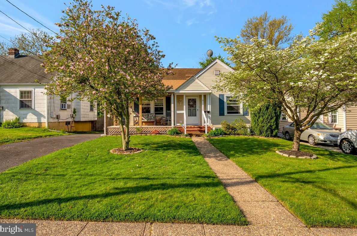 8 Lovelace Ave, New Castle, DE 19720