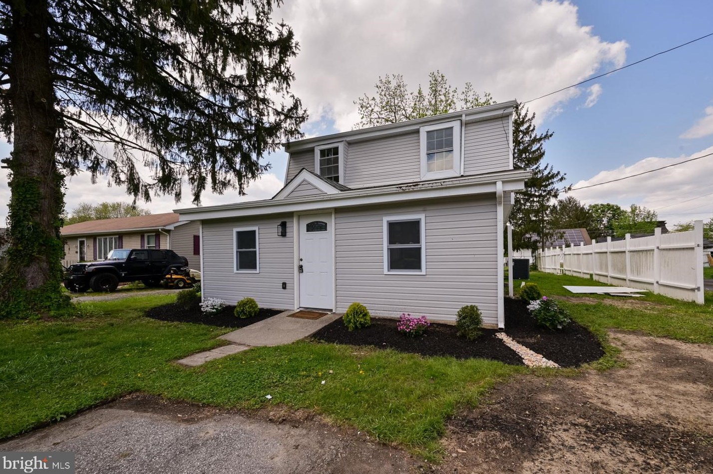 220 Adams St, Delaware City, DE 19706