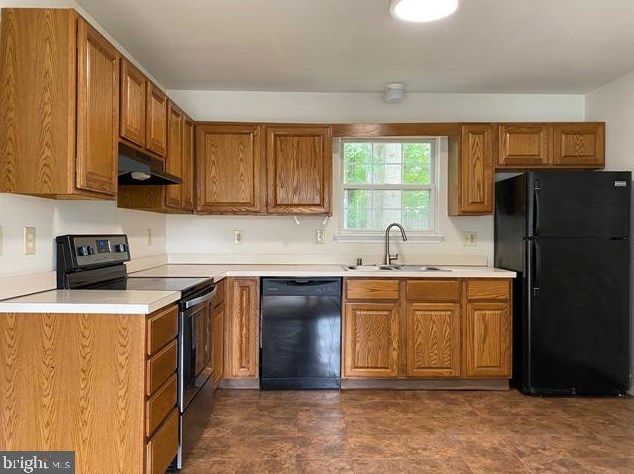 300 Edjil Dr, Newark DE  19713-2300 exterior