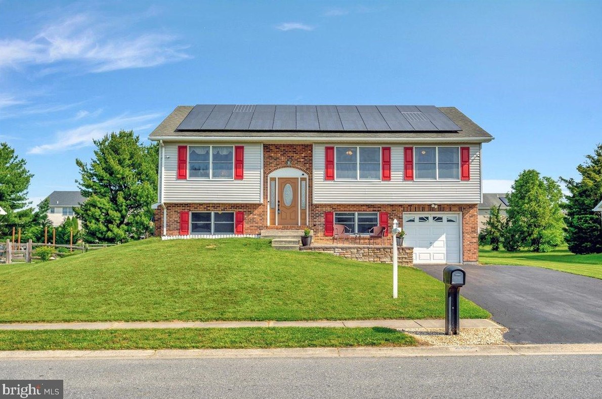 206 Mt Vernon Dr, Bear, DE 19701