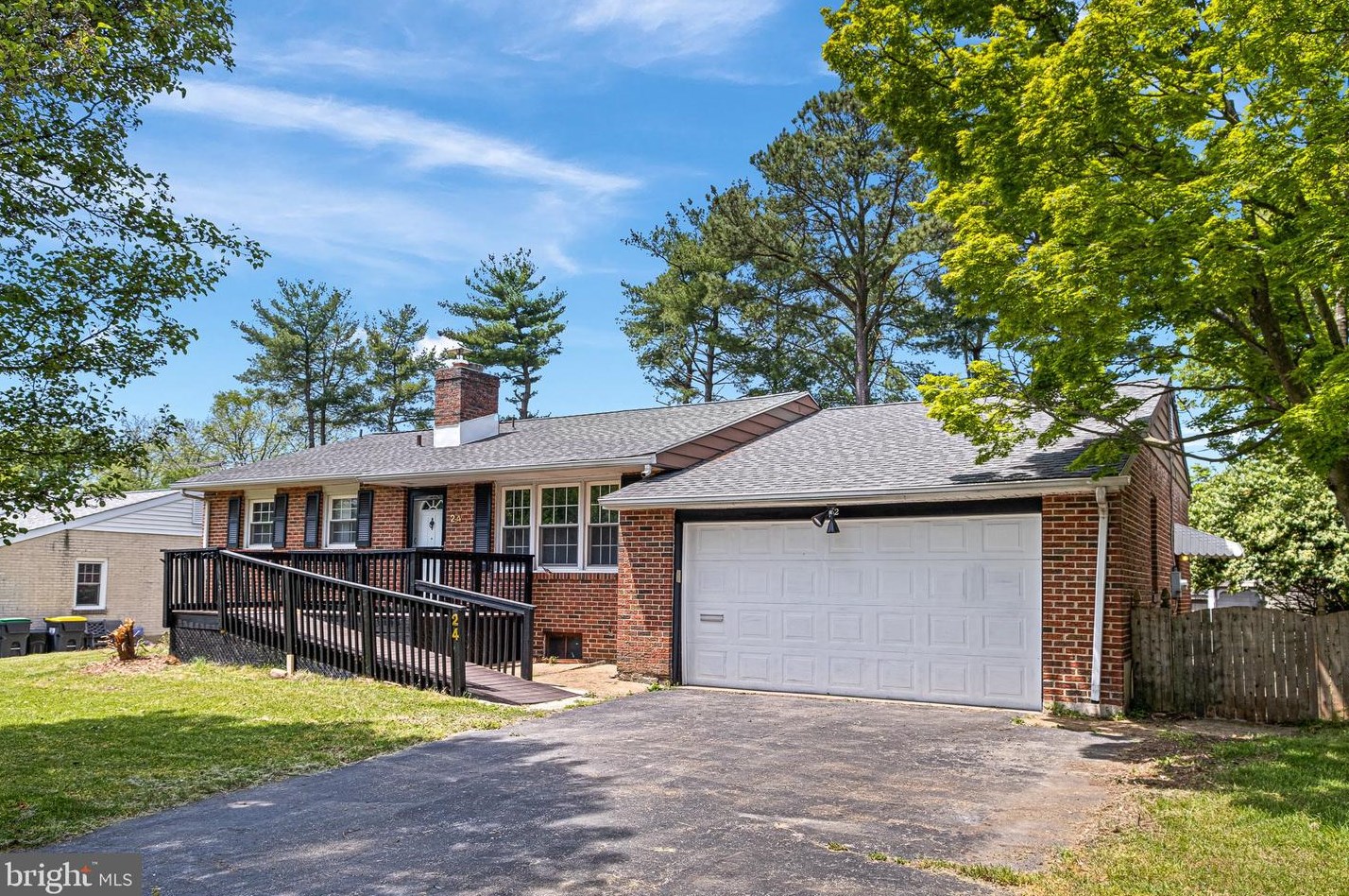 24 Hodgkins Pl, New Castle, DE 19720