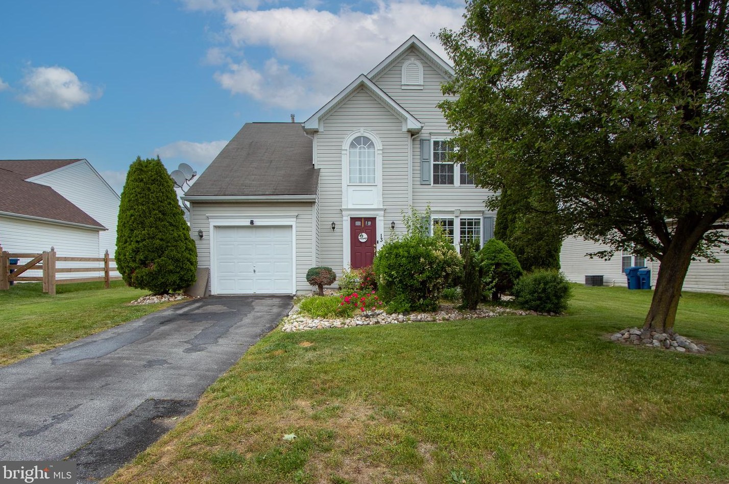 13 Surrey Dr, New Castle, DE 19720