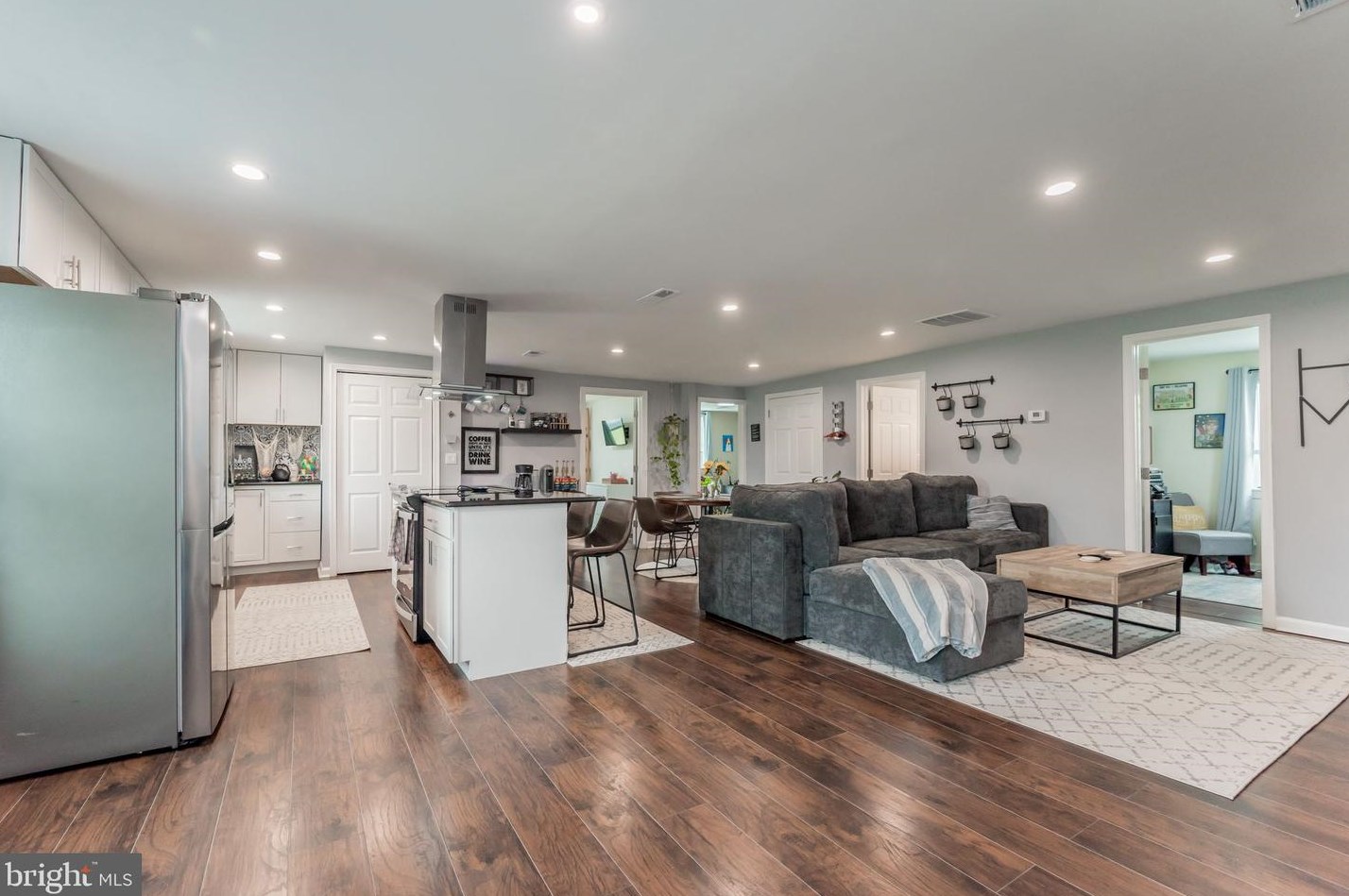 2111 Pleasant Valley Rd, Newark, DE 19702-2103