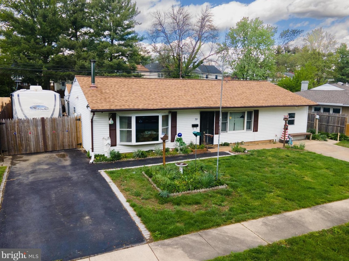 39 Carlisle Rd, Newark, DE 19713-2504