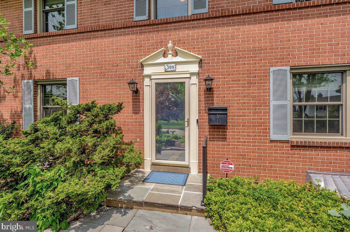 309 Hampton Rd, Wilmington, DE 19803