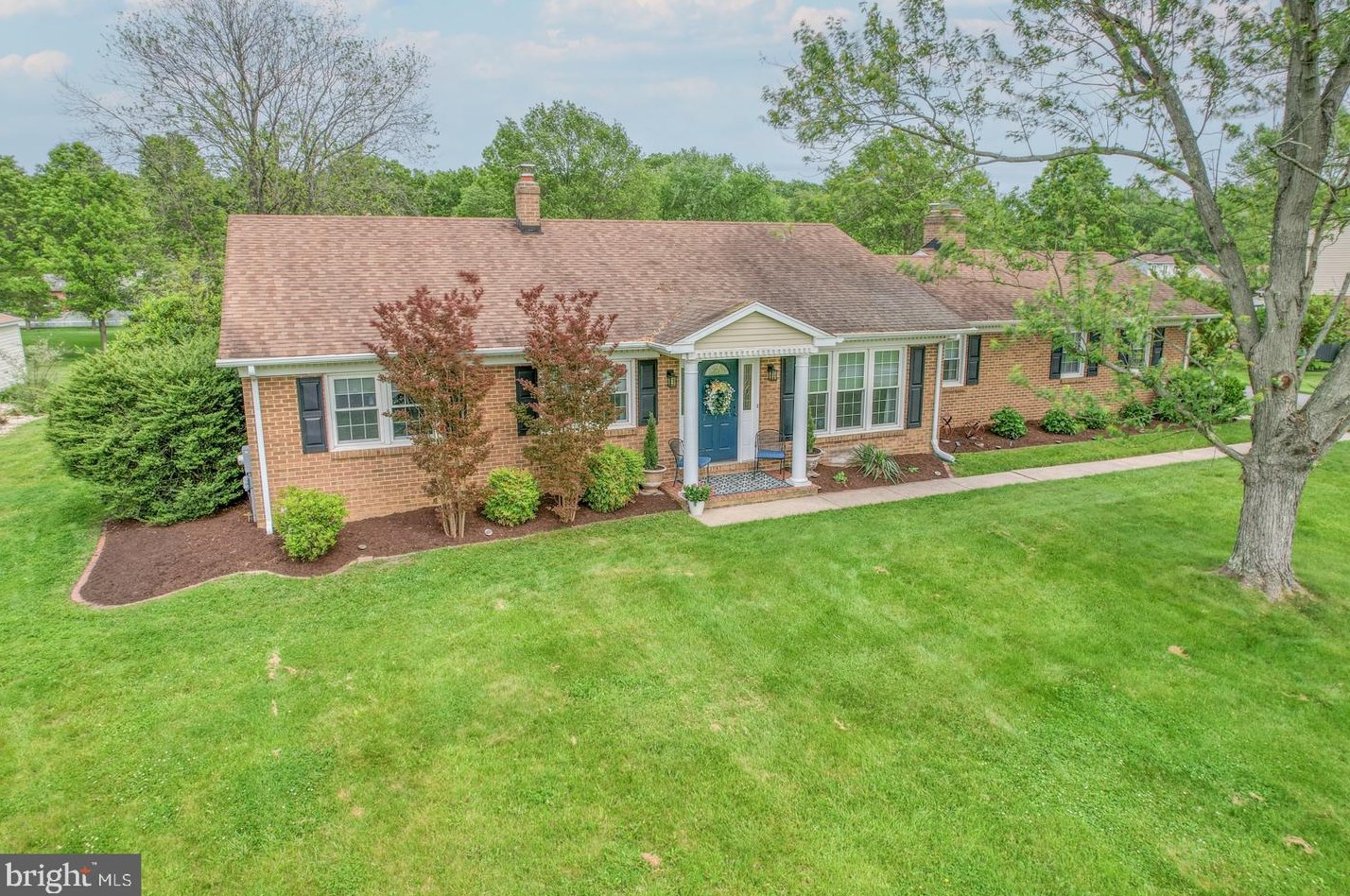 137 W Savannah Dr, Bear, DE 19701