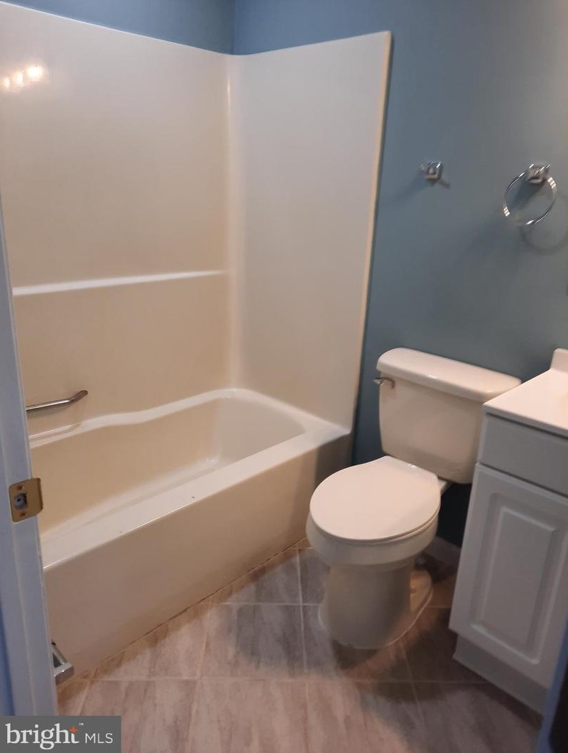 162 Whitburn Pl, Newark DE  19702-4098 exterior