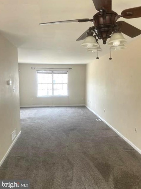 209 Bellwether Ct, Newark, DE 19702-7403