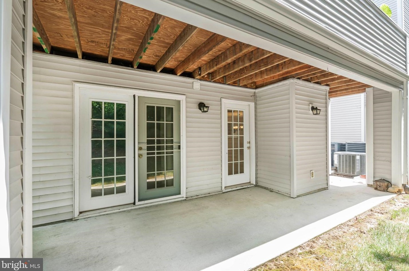 204 Michelle Ct, Newark DE  19702-8424 exterior