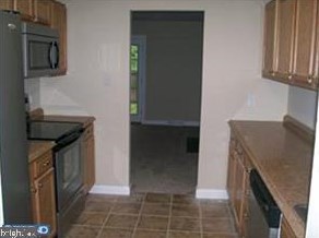 1704 Barnaby St, Newark DE  19702-1513 exterior