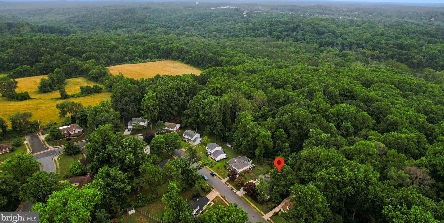 34 Woodhill Dr, Newark, DE 19711