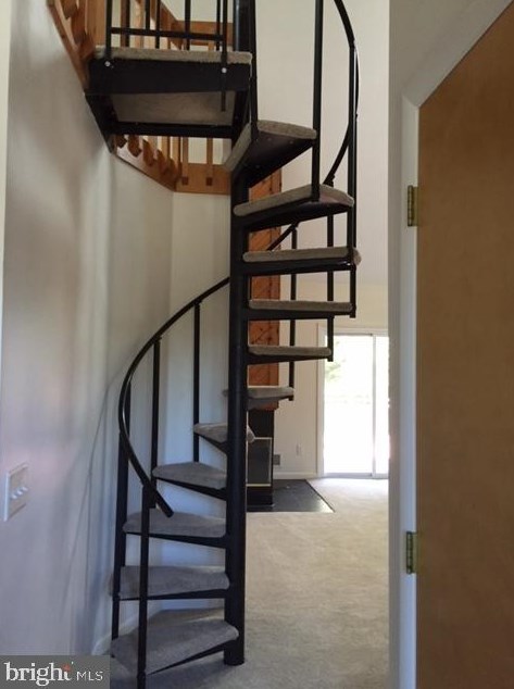 123 Foxfire Dr, Newark DE  19711-4371 exterior