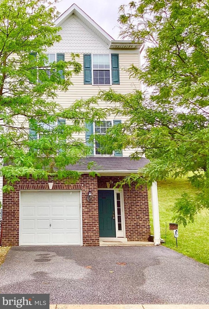 140 Pumpkin Patch Ln, Hockessin, DE 19707