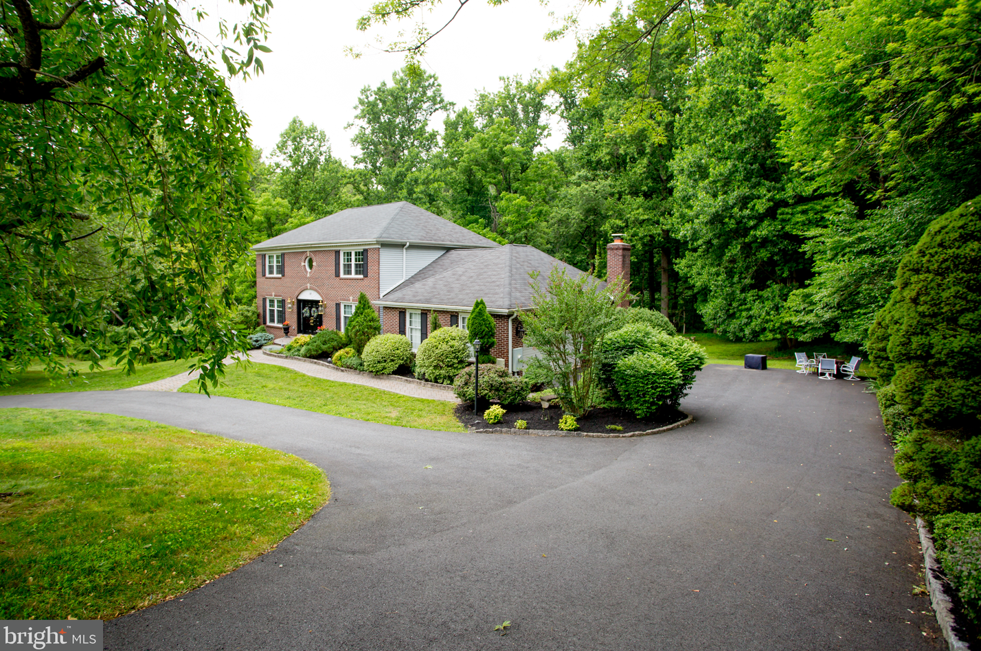 18 Raphael Rd, Hockessin, DE 19707